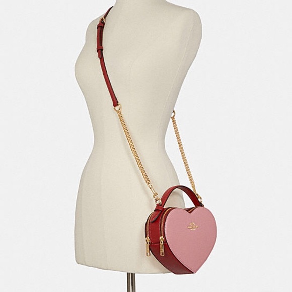 🌴SUMMER SALE 🌴💯✔️Authentic Coach Heart Bag ,SOLD OUT EVERYWHERE - Picture 5 of 6